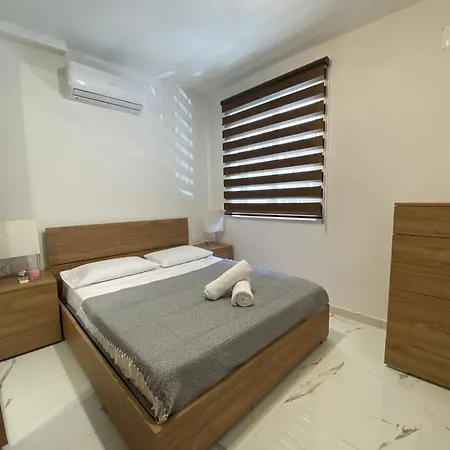 R1 Cosy Double In Flat Проживание в семье