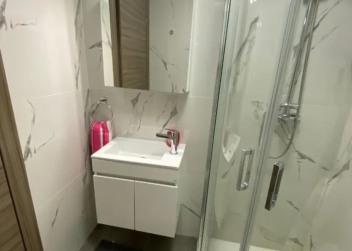 R1 Cosy Double In Flat * Msida