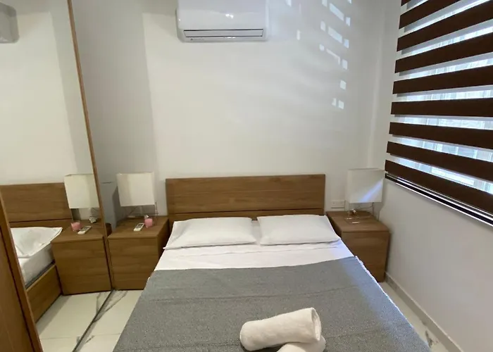 R1 Cosy Double In Flat * Msida