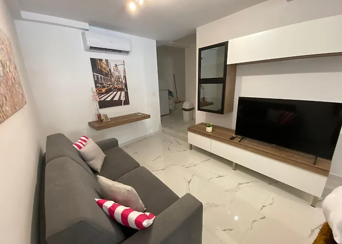 R1 Cosy Double In Flat Gazde/Camere de închiriat Msida