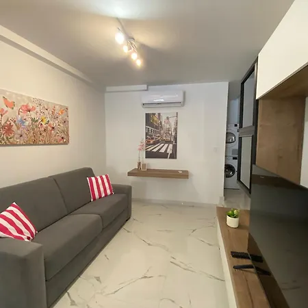 R1 Cosy Double In Flat * Msida
